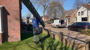 Schoorsteen onderhoud Helmond ladder bus